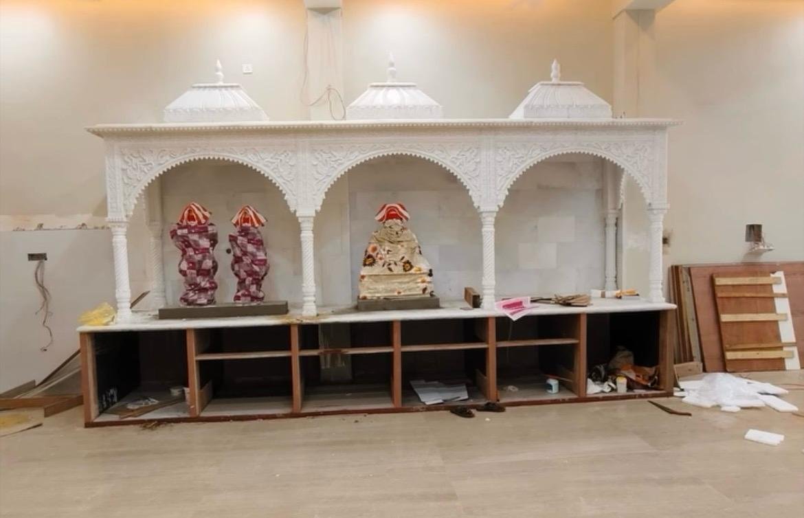 Auspicious White Marble Mandir (Design 19) — Hand-carved Makrana Marble Home Temples